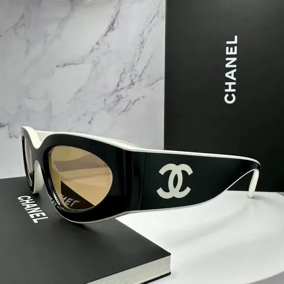 New CHANEL Sunglasses - Picture 2 of 16